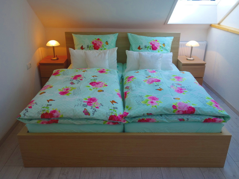 Schlafzimmer der kleineren Ferienwohnung Haus Scheuble in Hohentengen-Lienheim